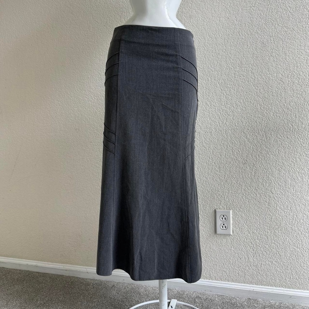 Leyva's 90s grey maxi skirt w/ vertical pleats
